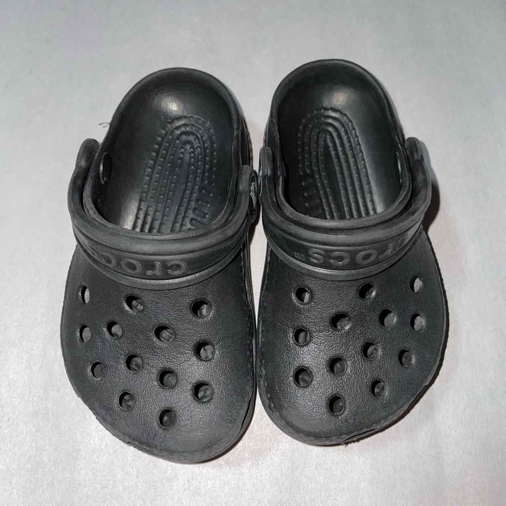 Black Crocs - Kids Size 4/5